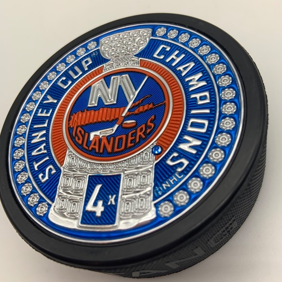 New York Islanders Stanley Cup Champions Embossed Collectible Puck - Picture 3 of 15